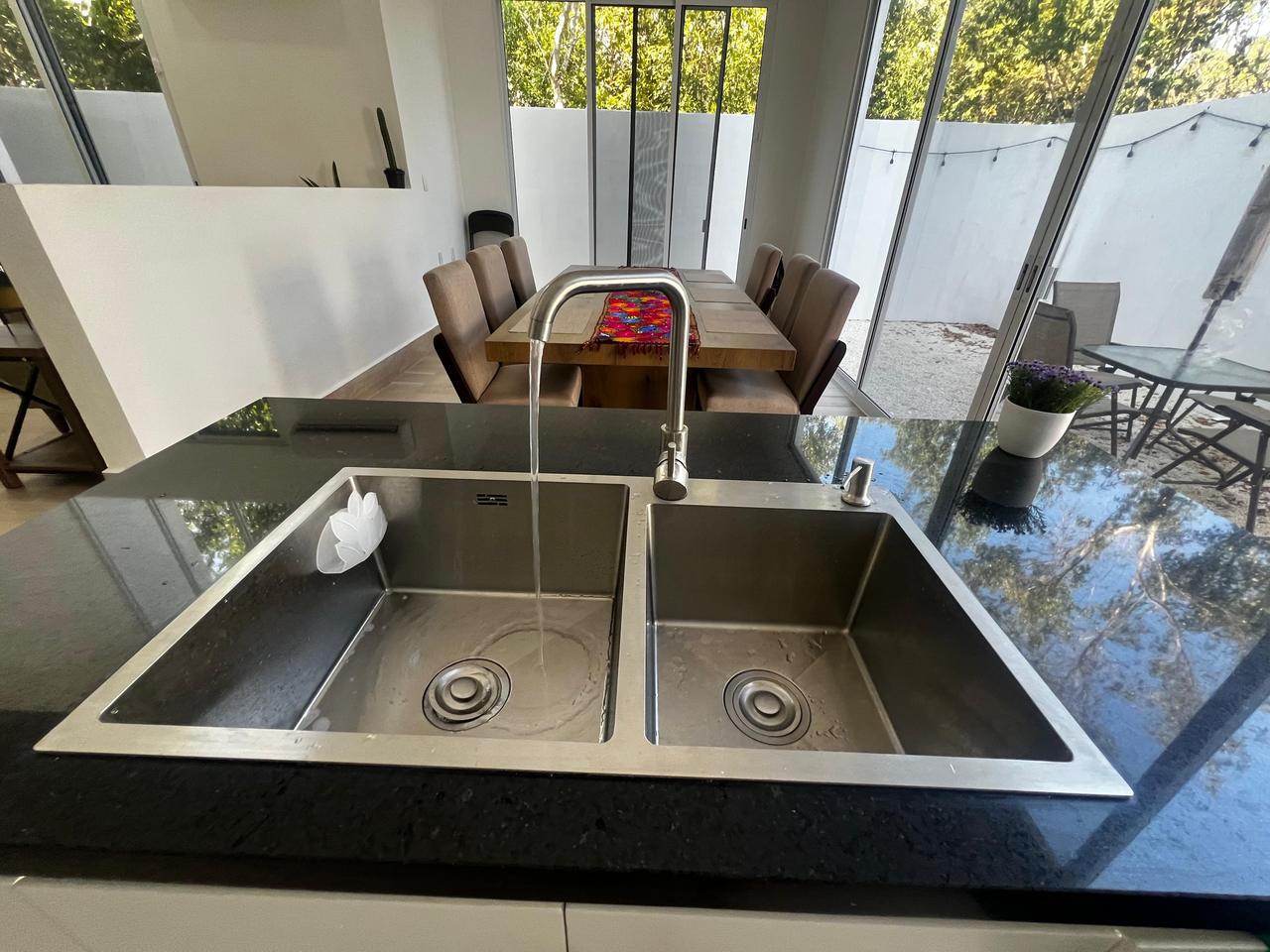 Casa amueblada de 3 recámaras con roof garden en Aldea Umm