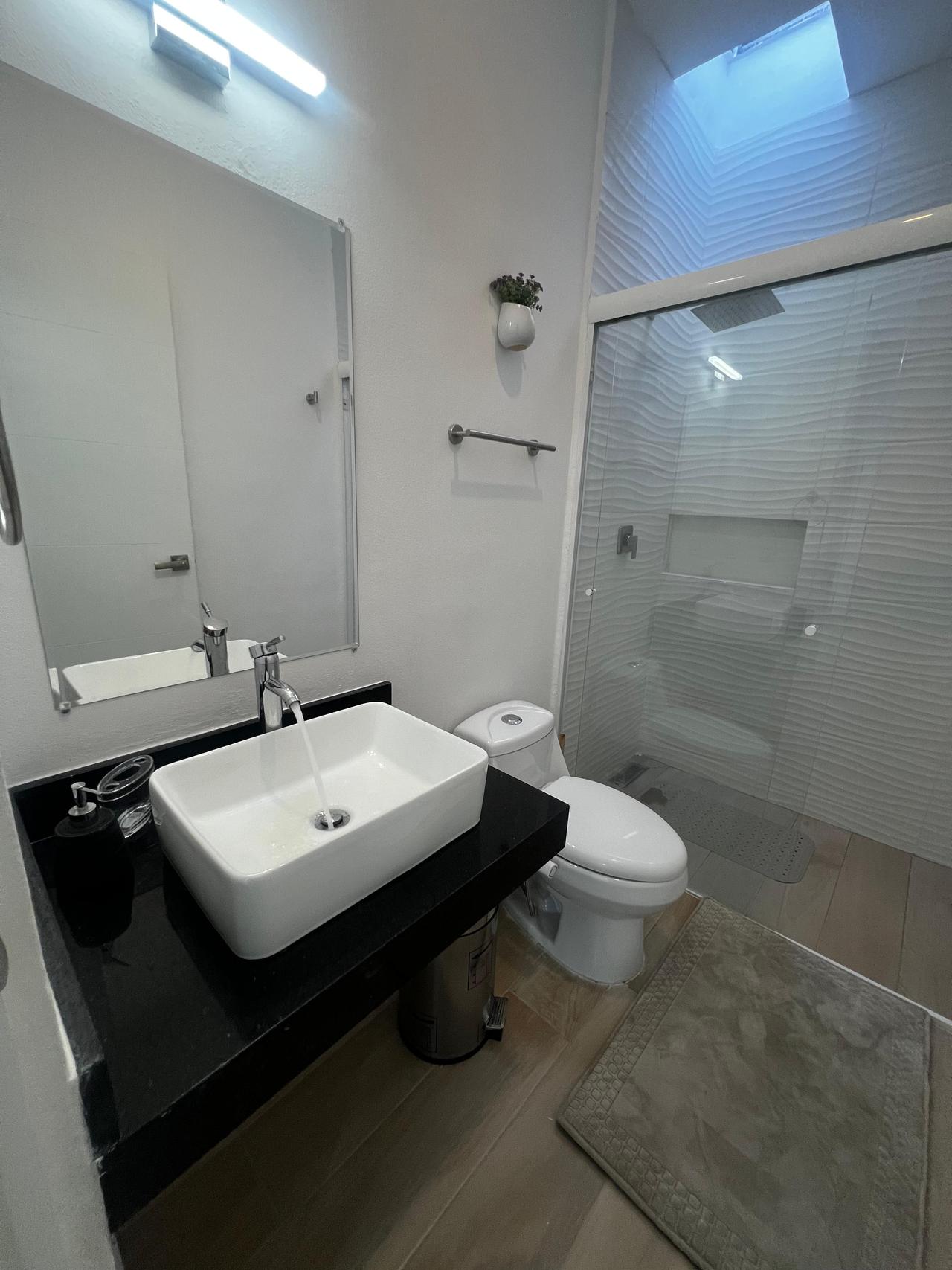 Casa amueblada de 3 recámaras con roof garden en Aldea Umm