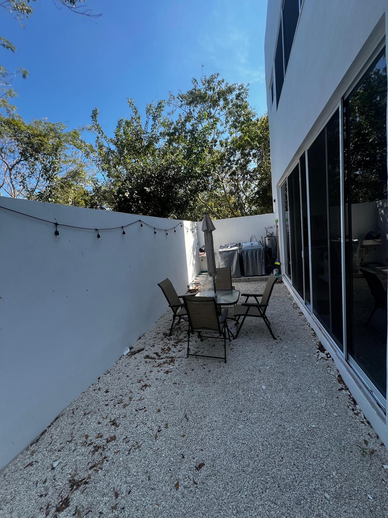 Casa amueblada de 3 recámaras con roof garden en Aldea Umm
