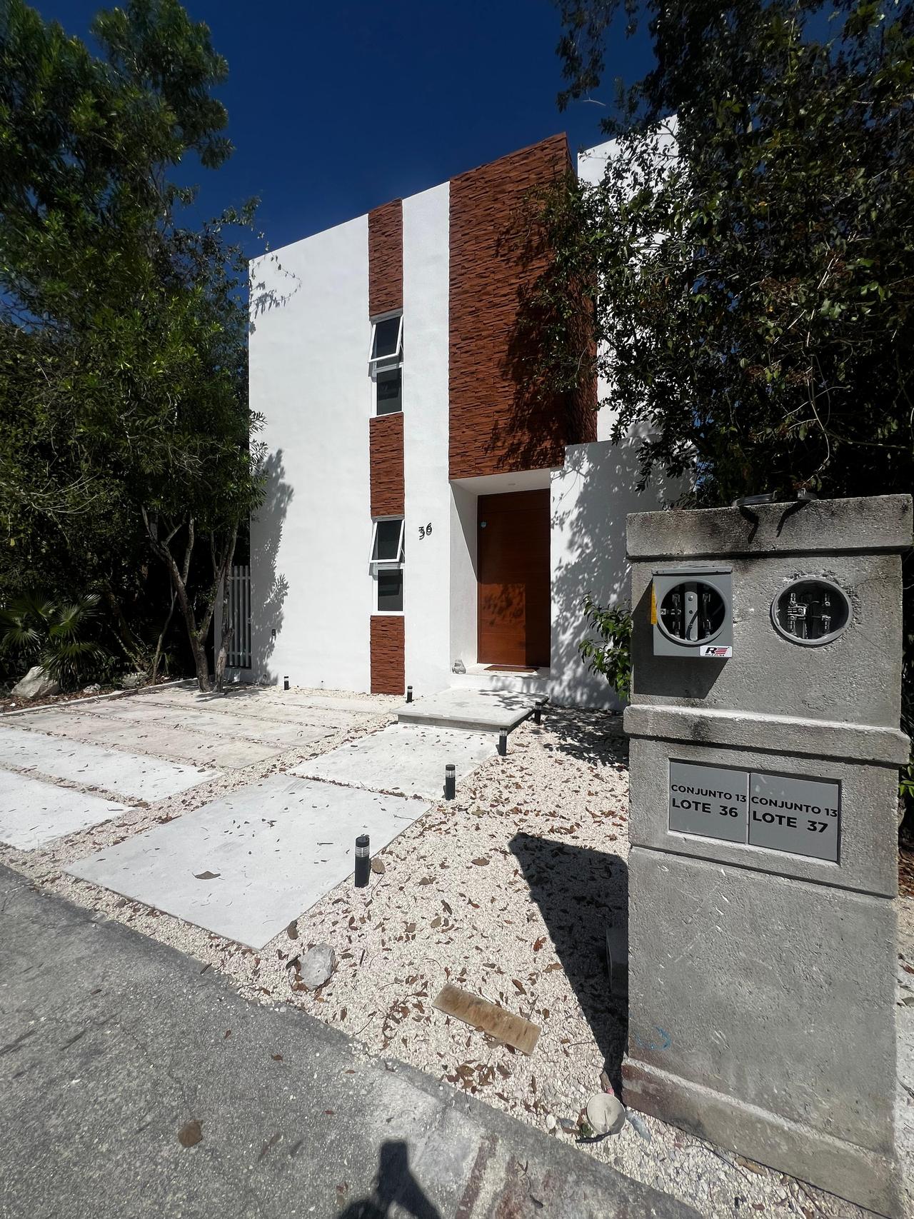 Casa amueblada de 3 recámaras con roof garden en Aldea Umm