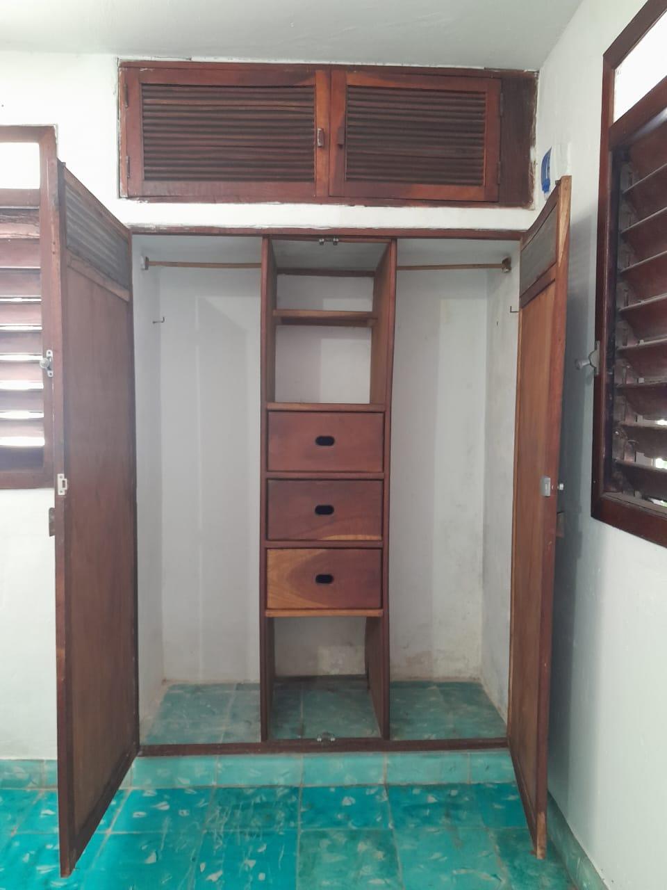 Casa semiamueblada de 2 recámaras a una cuadra de la playa