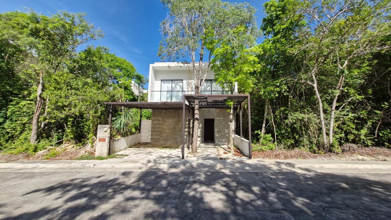 Casa amueblada de 2 recámaras con estudio en Aldea Kiin