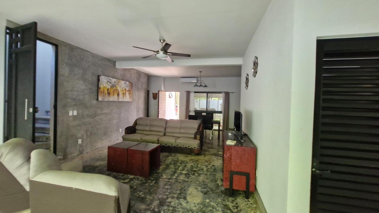 Casa amueblada de 2 recámaras con estudio en Aldea Kiin