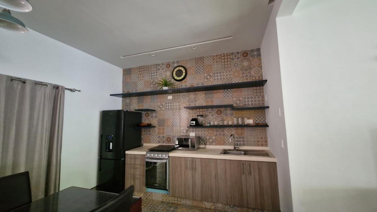 Casa amueblada de 2 recámaras con estudio en Aldea Kiin