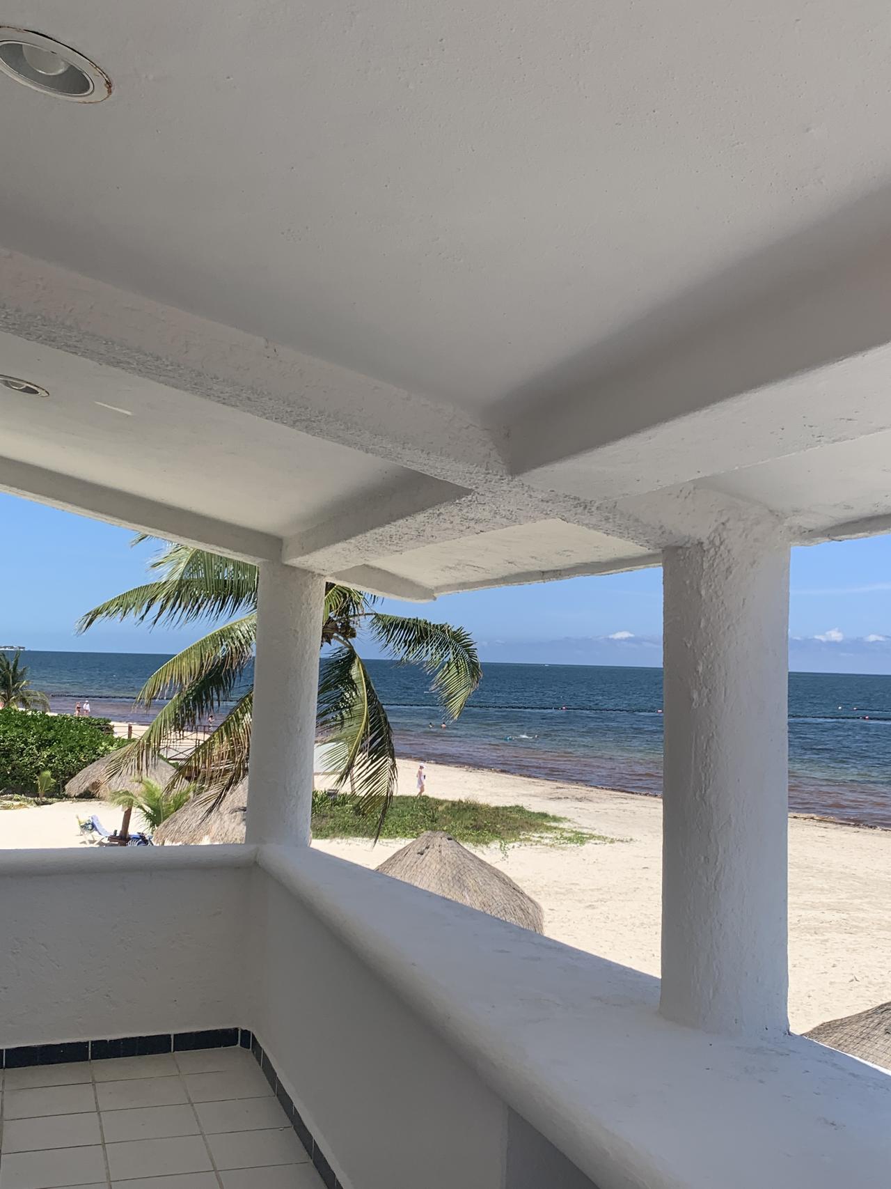 Casa frente al mar con diseño lock-off en Casitas Blancas