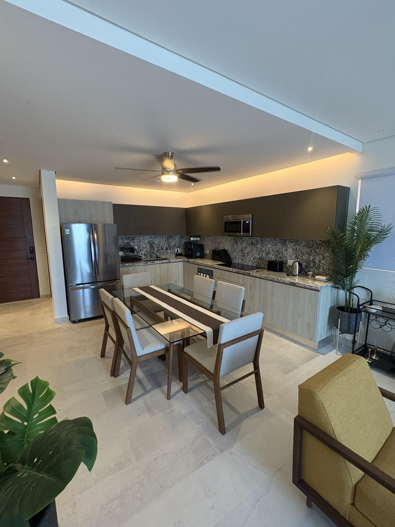 PortoBlu 302: one-bedroom condo steps from the beach