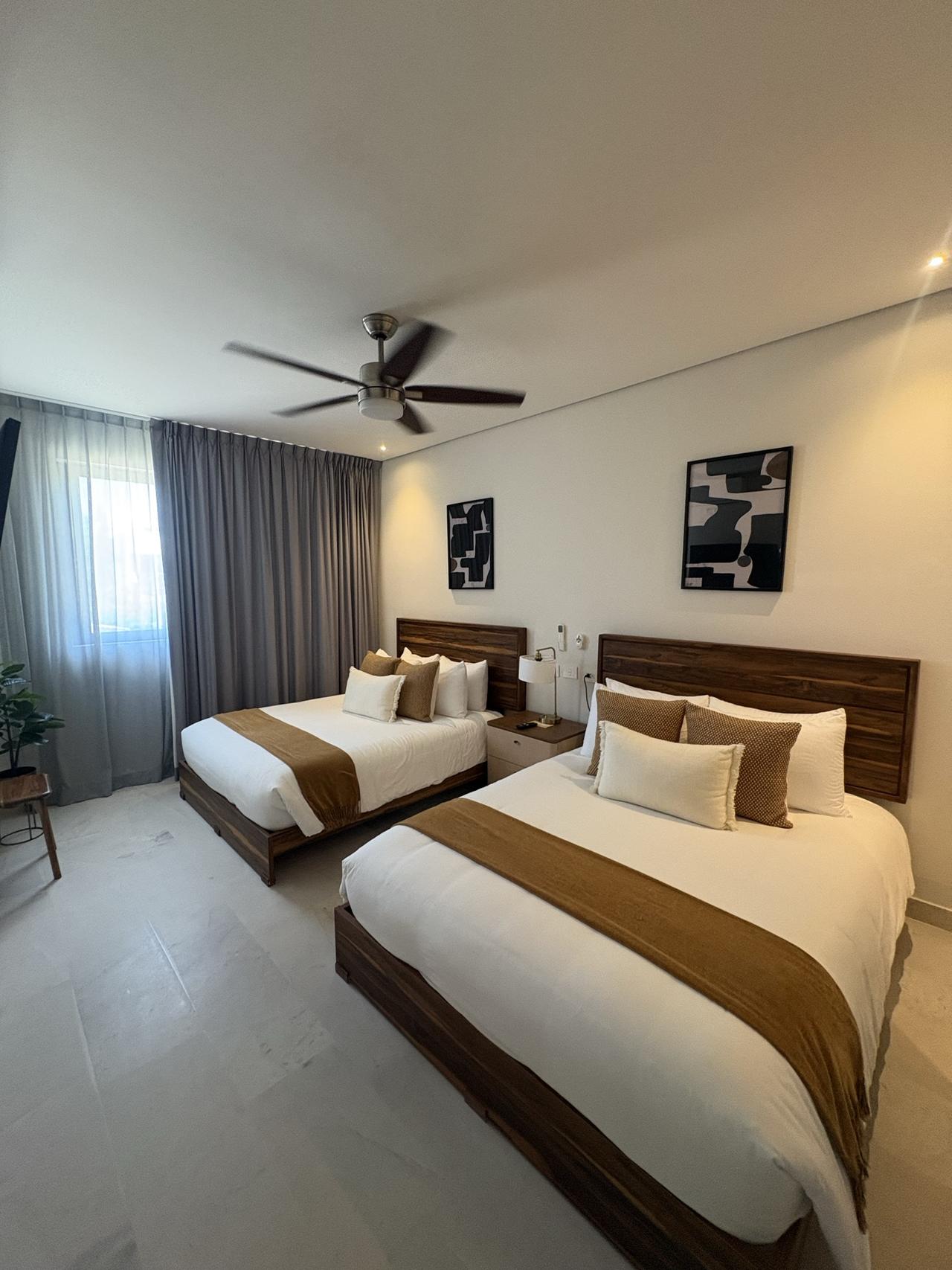 PortoBlu 302: one-bedroom condo steps from the beach